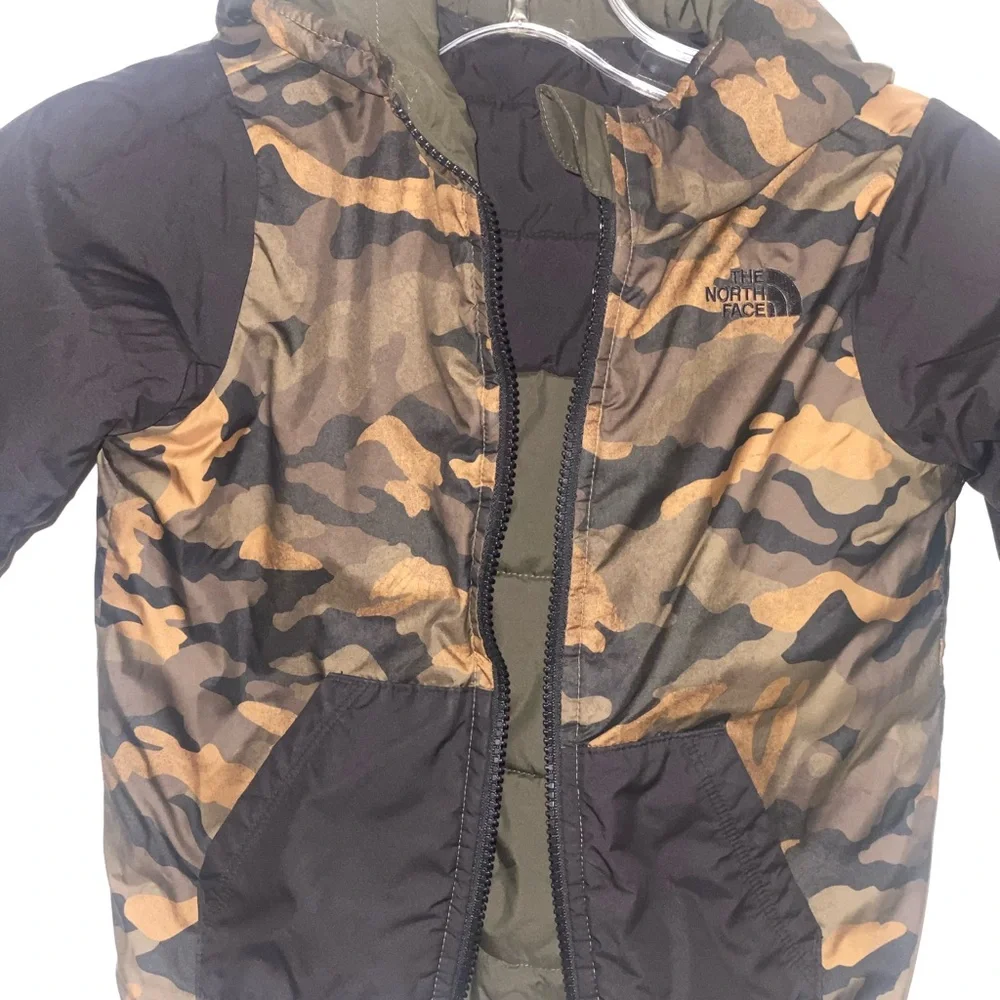 The North Face
Toddler Boys Reversible Perrito Jacket 3T - Picture 8 of 10